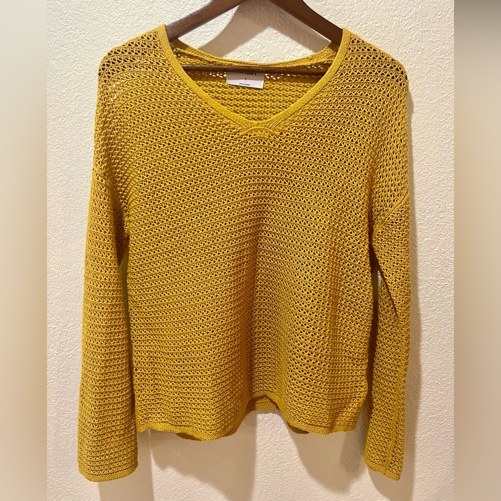 Old Navy yellow sweater